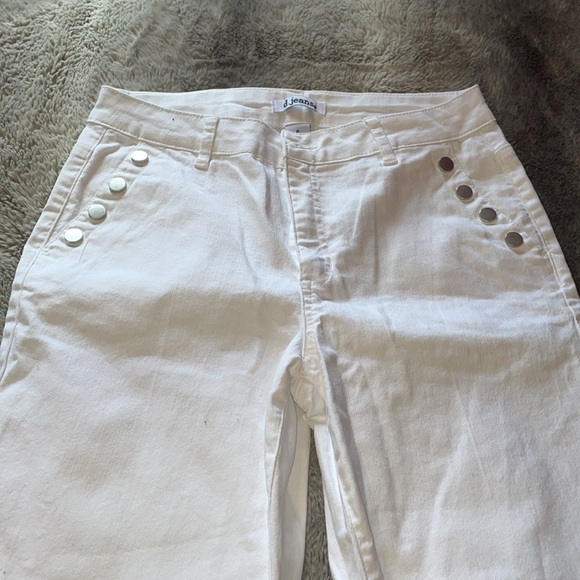 D. Jeans White Capris with Silver Buttons - Picture 2 of 3